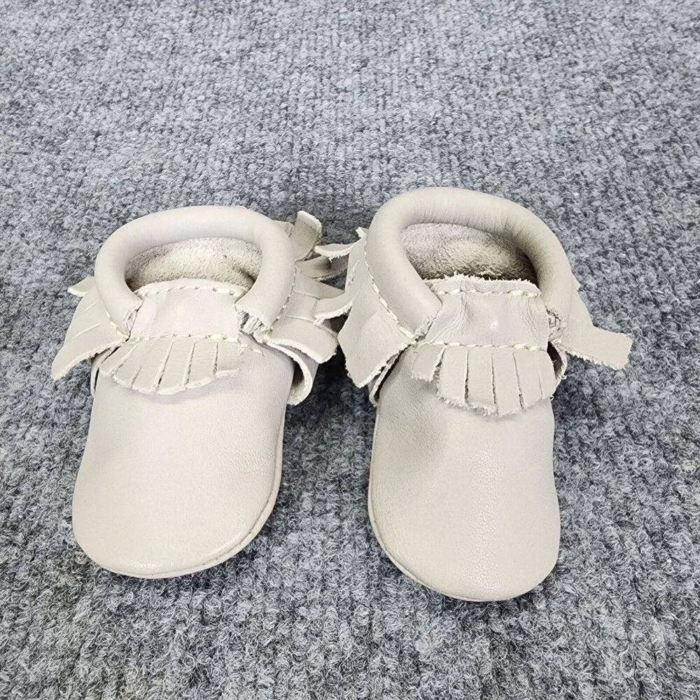 Freshly Picked Baby City Moccasins size 0 Boho Fringe 100% Leather Gray‎